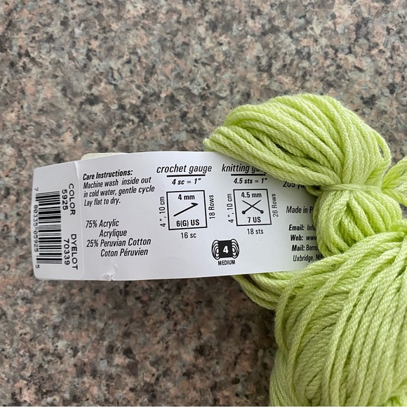 Berroco Weekend Yarn Skein Green - Picture 3 of 4